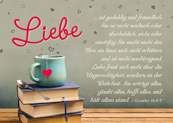 Christliche Postkarte Liebe 1. Korinther 13,4-7 mit Tasse auf Bücherstapel Postkarte - Liebe ist ... (1. Kor. 13)